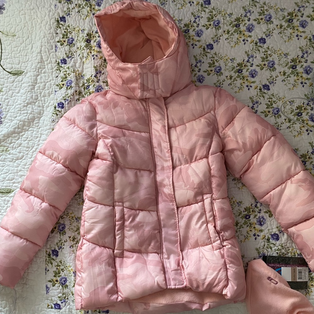 CB Sports girls pink camouflage snow puffer jacket